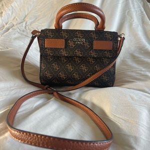 Guess crossbody bag